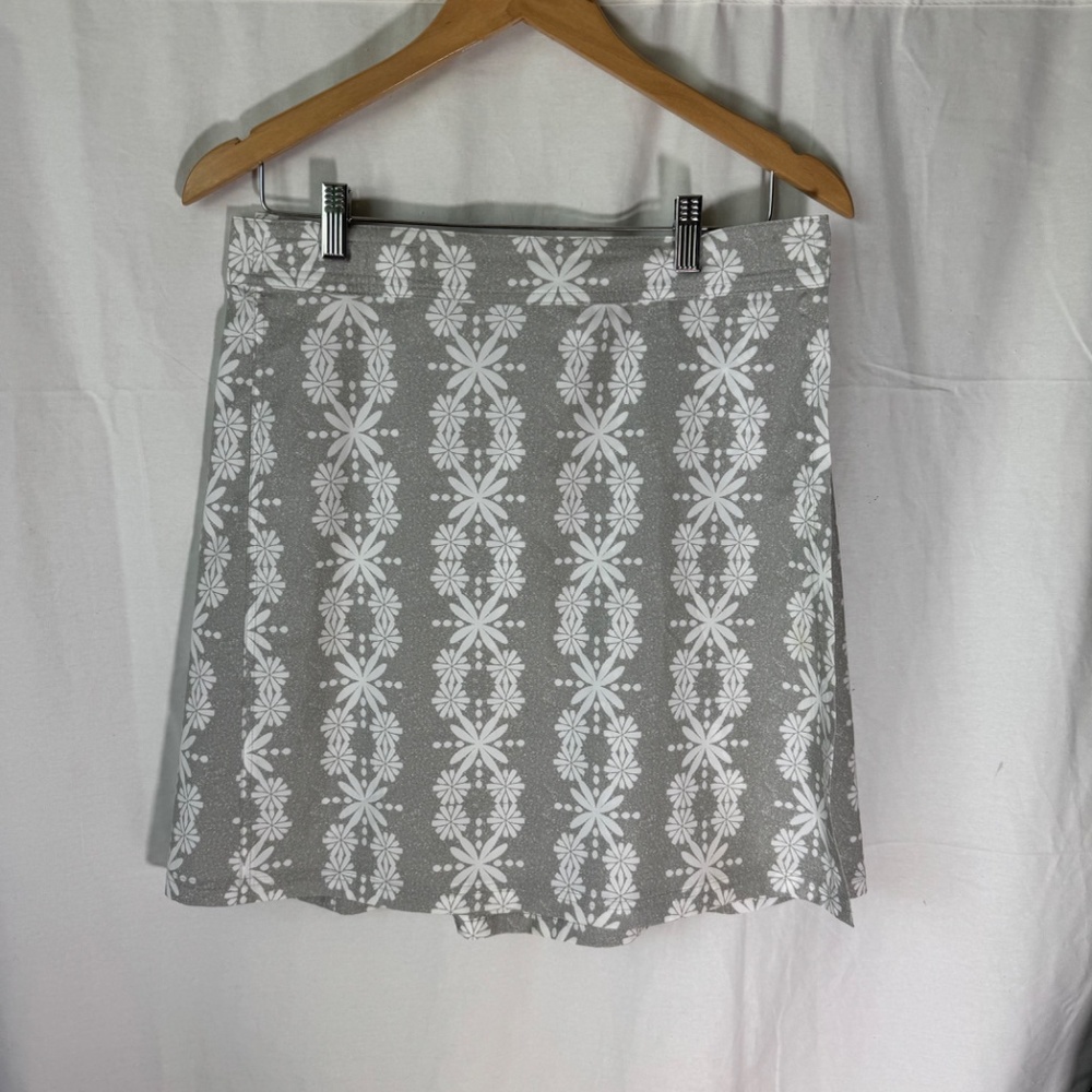 Ripskirt Hawaii White/Grey Coverup Wrap Skirt Sz M‎